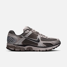 Nike Zoom Vomero 5 - Roxo escuro / Vinho acinzentado / Cinza / Cinza-pedra / Preto