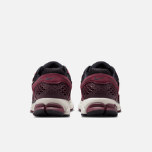 Nike Zoom Vomero 5 - Vermelho escuro / Vinho / Branco-acinzentado / Preto
