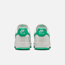 Nike Air Force 1 Low - Cinza-platinado claro / Verde