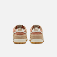 Nike Dunk Low - Bege-cânhamo / Terracota rosada / Caramelo-claro / Marfim-claro / Bege-rattan