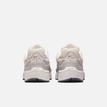 Nike P-6000 Premium - Branco-acinzentado / Vermelho / Cinza / Branco-creme / Preto