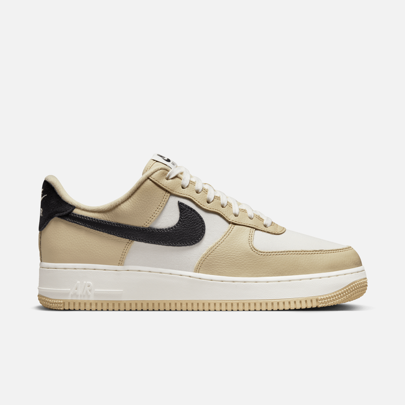 Nike Air Force 1 Low 07 LX - Dourado / Preto / Branco-creme