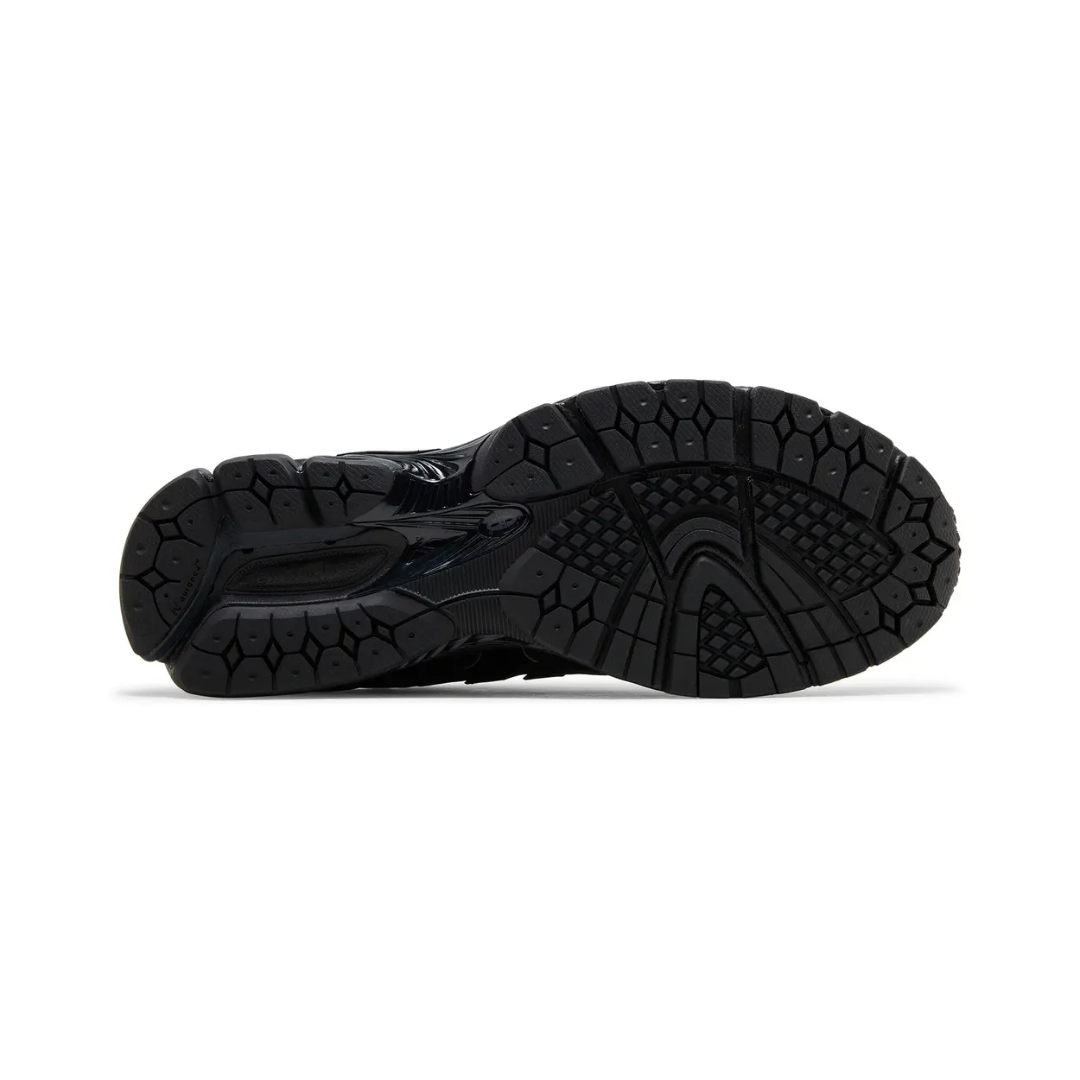 1906U - "Triple Black"