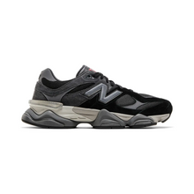 9060 - "Black Castlerock"