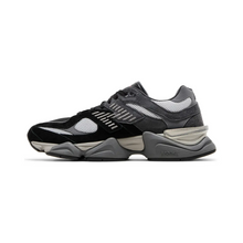9060 - "Black Castlerock"