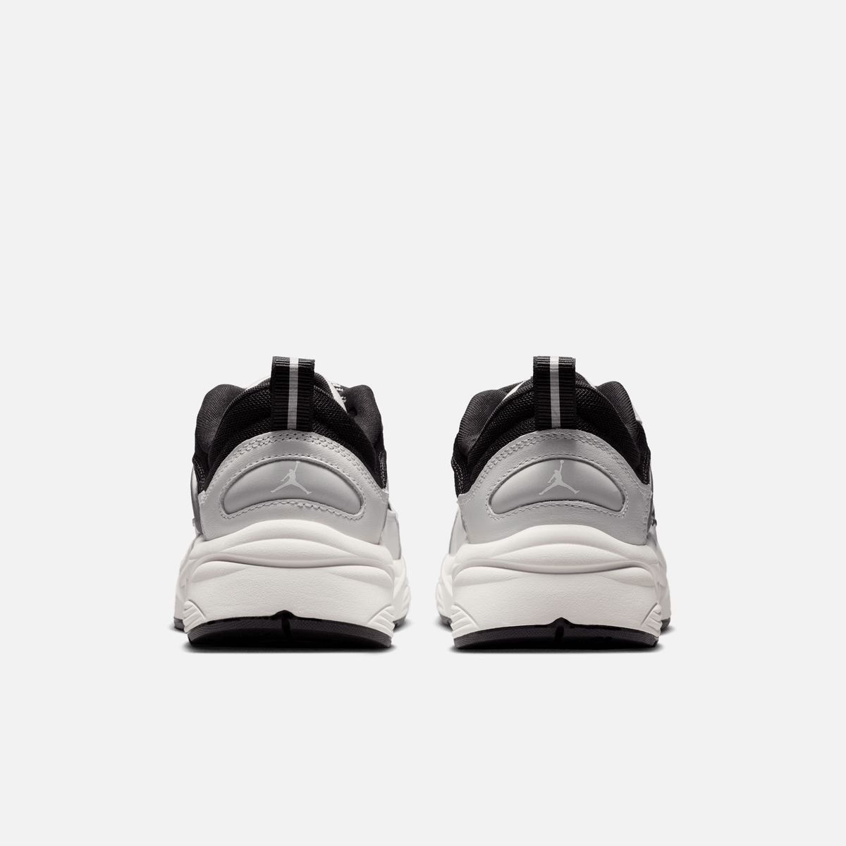 Air Jordan Trunner O/S - Cinza-claro / Preto / Branco-creme / Branco