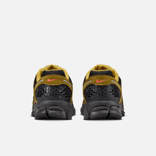 Nike Zoom Vomero 5 Premium - Verde-oliva / Preto / Verde-musgo / Vermelho