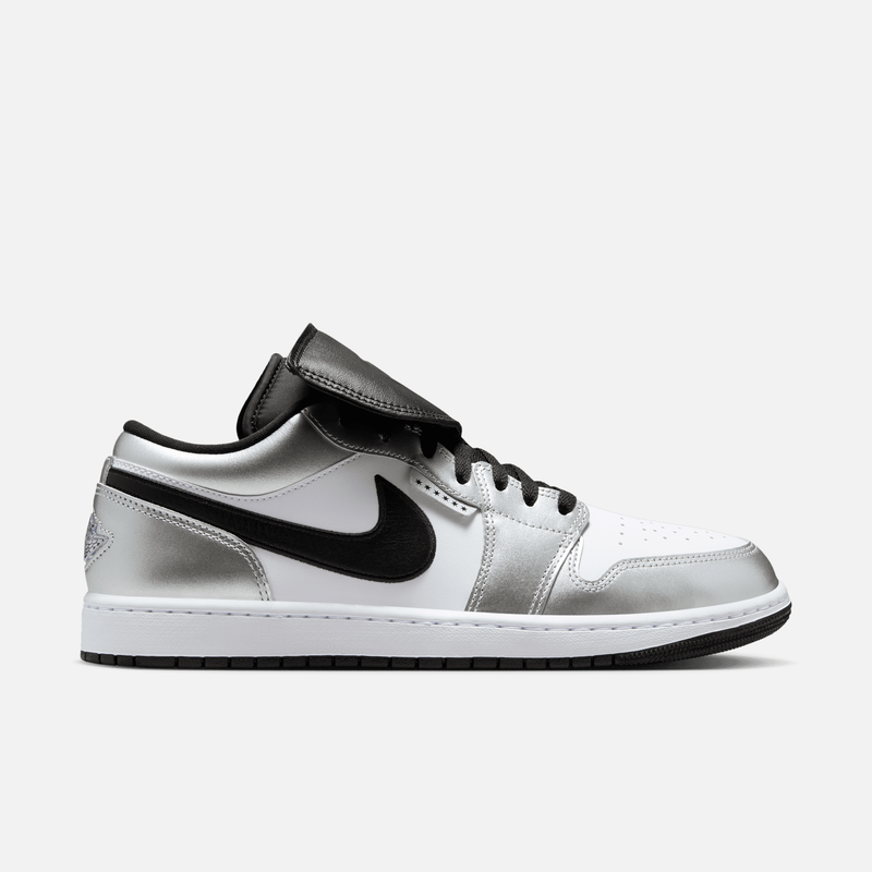 Air Jordan 1 Low Tiempo - Branco / Preto / Prateado metálico