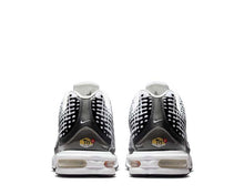 Tênis Nike Air Max Plus VII em branco e preto — imagem 4