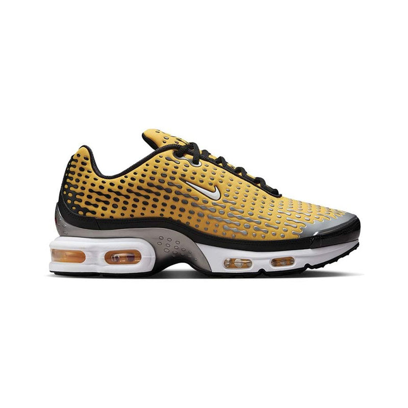 Tênis Nike Air Max Plus VII em amarelo e preto — vista lateral