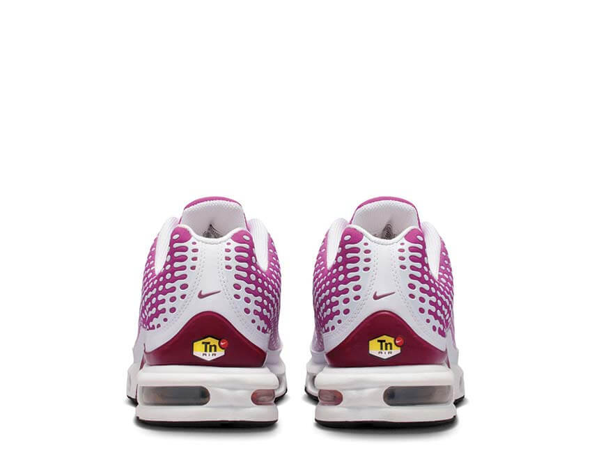 Tênis Nike Air Max Plus VII em vermelho-framboesa e branco — imagem 4