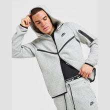 Nike Tech Fleece - Full-Zip Hoodie
