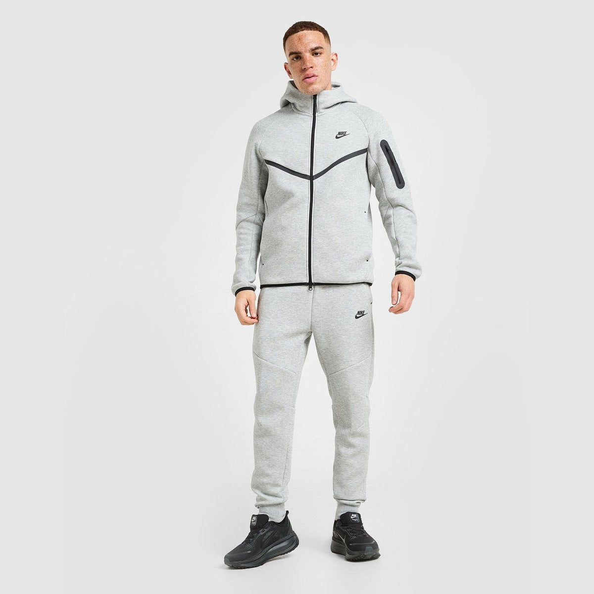Nike Tech Fleece - Full-Zip Hoodie
