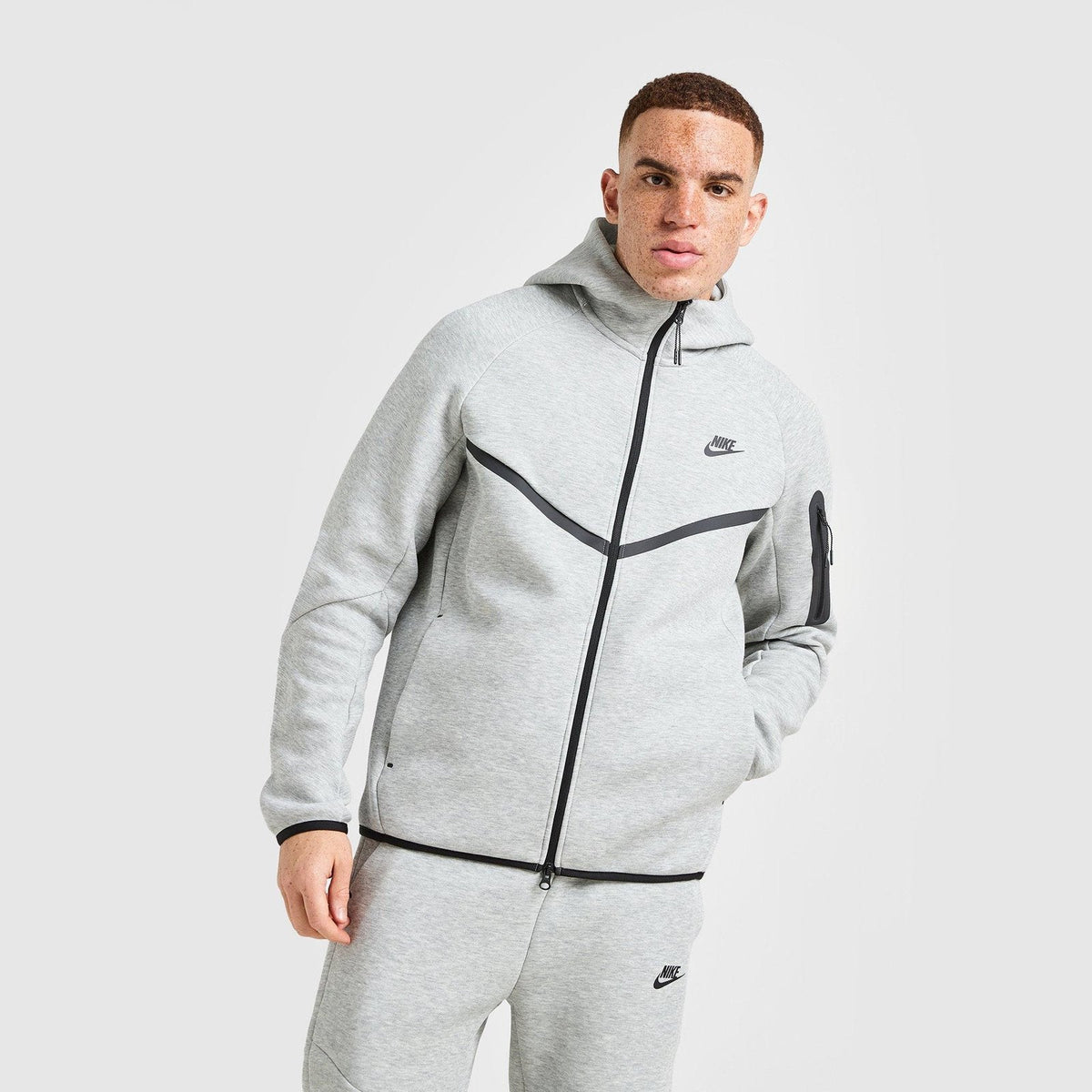 Nike Tech Fleece - Full-Zip Hoodie