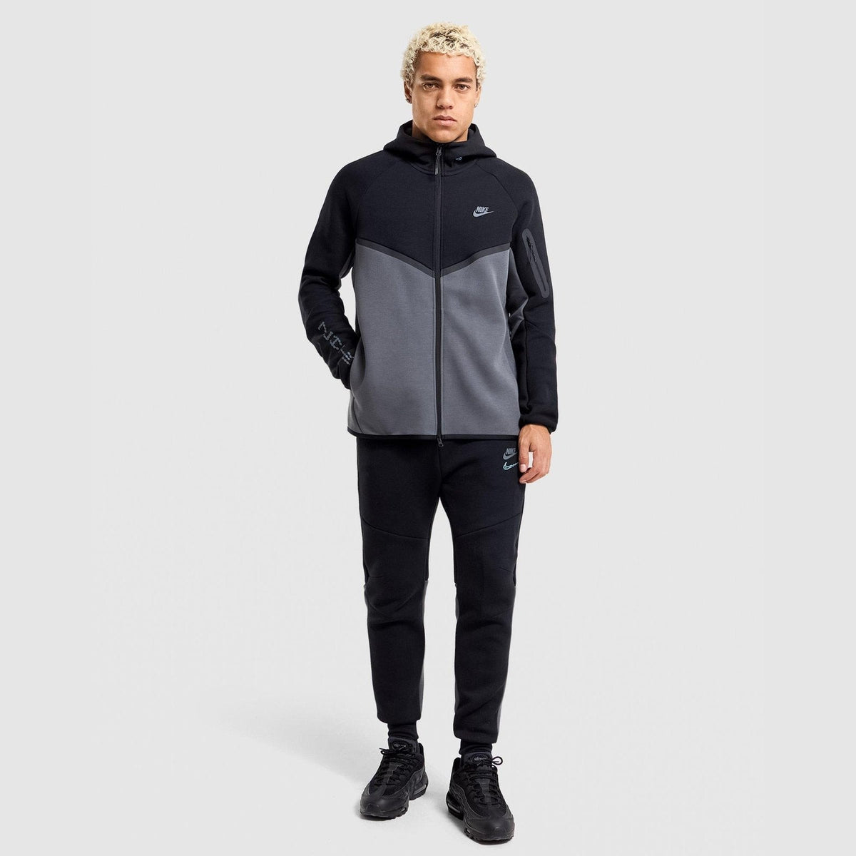 Nike Tech Fleece - Full-Zip Hoodie
