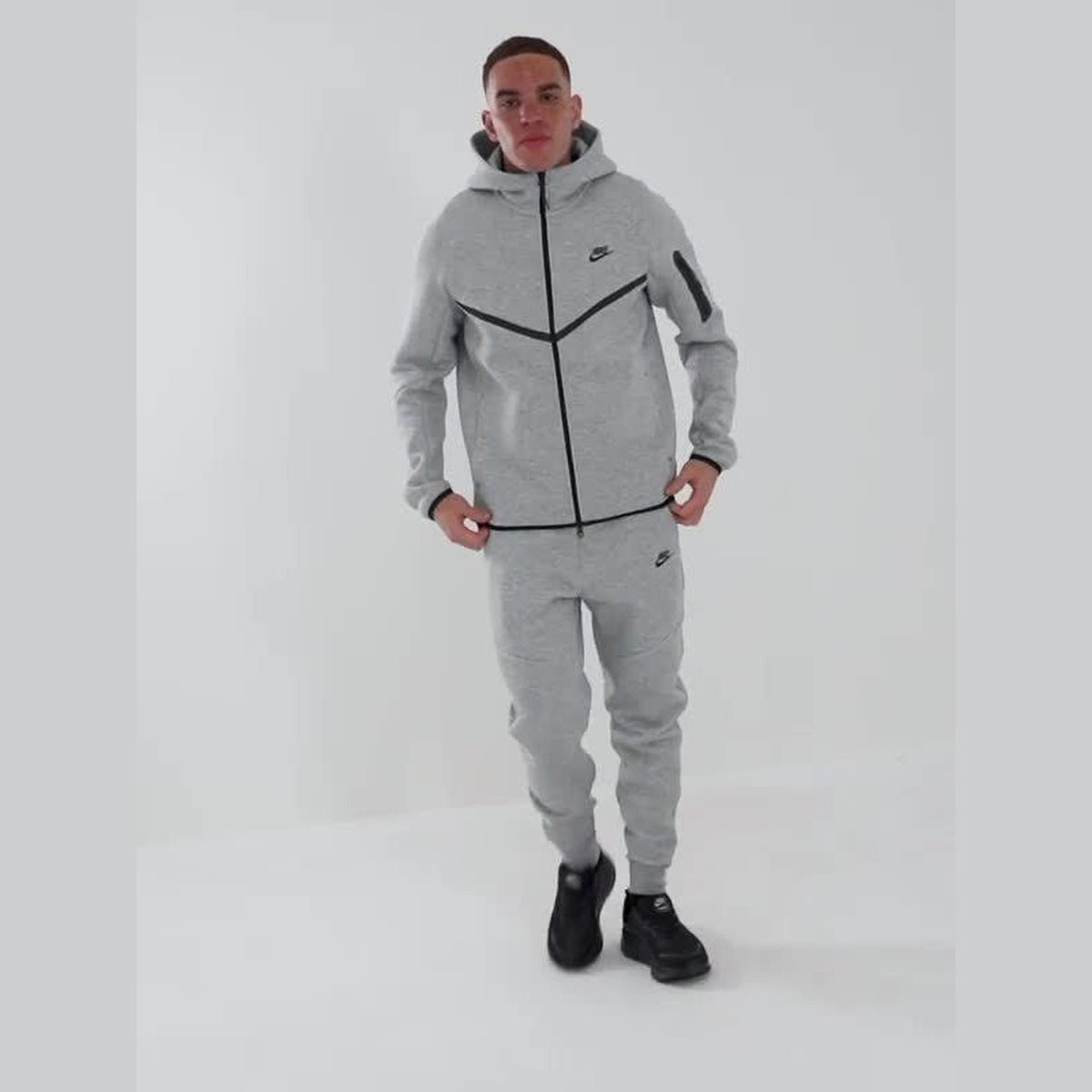 Nike Tech Fleece - Full-Zip Hoodie